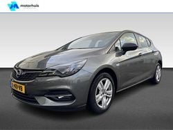 Grijs Gebruikt 2021 Opel Astra Business Edition Hatchback | € 13.945 (Eerlijke prijs)