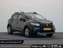 Zwart Gebruikt 2022 Dacia Sandero Essentiel Hatchback | € 12.945 (Goede deal)