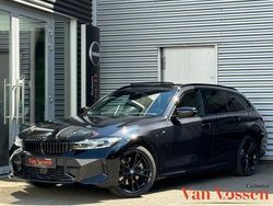 Zwart Gebruikt 2023 BMW 330 M Sport Stationwagen | € 41.950 (Eerlijke prijs)