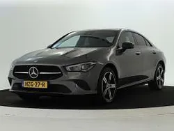 Donker berggrijs metaalkleur metallic Gebruikt 2023 Mercedes 250 Luxury Sedan | € 34.945 (Eerlijke prijs)