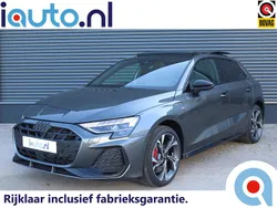 Grijs Nieuw 2025 Audi A3 Sportback e-tron Competition Sedan | € 49.745 (Super prijs)