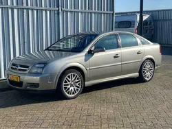 Grijs Gebruikt 2004 Opel Vectra Elegance Hatchback | € 899