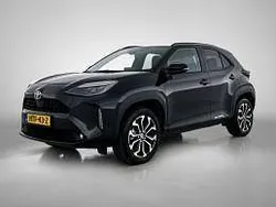 Zwart metallic Gebruikt 2024 Toyota Yaris Cross SUV | € 29.945 (Eerlijke prijs)