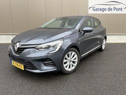 Grijs Gebruikt 2020 Renault Clio V Intens Hatchback | € 11.950 (Eerlijke prijs)