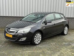 Zwart Gebruikt 2012 Opel Astra Cosmo Hatchback | € 7.249 (Eerlijke prijs)