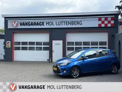 Blauw Gebruikt 2016 Toyota Yaris Trend Hatchback | € 11.950 (Eerlijke prijs)