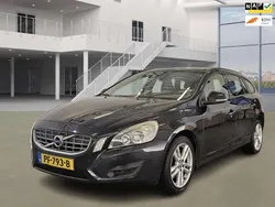 Zwart Gebruikt 2013 Volvo V60 Kinetic Stationwagen | € 3.450 (Super prijs)