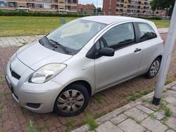 Grijs Gebruikt 2010 Toyota Yaris Cool MPV | € 1.495 (Super prijs)