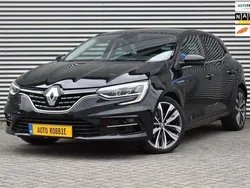 Zwart Gebruikt 2021 Renault Mégane IV Hatchback | € 19.950 (Eerlijke prijs)