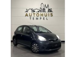 Grijs Gebruikt 2014 Toyota Aygo Hatchback | € 3.499 (Super prijs)