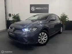 Grijs, metallic lak Gebruikt 2022 VW Polo Business Hatchback | € 16.350 (Goede deal)