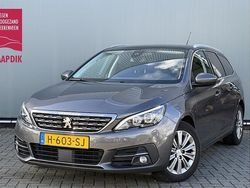 Grijs Gebruikt 2020 Peugeot 308 Premium Stationwagen | € 11.799 (Eerlijke prijs)