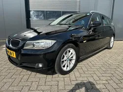 Zwart Gebruikt 2011 BMW 320 Luxury Line Stationwagen | € 9.450 (Iets duurder)