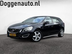 Zwart, metallic lak Gebruikt 2011 Volvo V60 Momentum Stationwagen | € 9.445 (Goede deal)