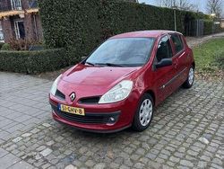 Rood Gebruikt 2008 Renault Clio R.S. Hatchback | € 1.890 (Eerlijke prijs)