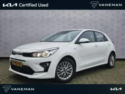 Clear white s Gebruikt 2023 Kia Rio Hatchback | € 18.445 (Eerlijke prijs)