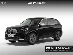 Saphirschwarz metallic (zwart metallic) Gebruikt 2023 BMW iX1 xLine SUV | € 39.900 (Super prijs)