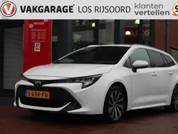 Wit Gebruikt 2023 Toyota Corolla Plus Stationwagen | € 24.785 (Goede deal)