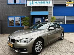 Grijs Gebruikt 2016 BMW 320 Executive Sedan | € 14.945 (Eerlijke prijs)