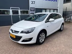 Wit Gebruikt 2014 Opel Astra Business Stationwagen | € 3.495 (Goede deal)