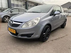 Grijs, metallic lak Gebruikt 2007 Opel Corsa Essentia Hatchback | € 3.250 (Eerlijke prijs)
