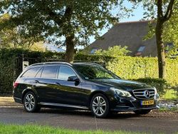 Zwart (metallic) Gebruikt 2013 Mercedes E300 Elegance Stationwagen | € 10.250 (Goede deal)