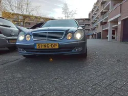 Blauw Gebruikt 2003 Mercedes E240 Avantgarde Sedan | € 4.500 (Eerlijke prijs)