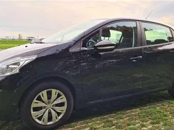 Zwart Gebruikt 2013 Peugeot 208 Active Hatchback | € 3.750 (Eerlijke prijs)