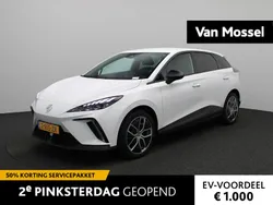 Wit Gebruikt 2023 MG MG4 EV Luxury Hatchback | € 24.495 (Eerlijke prijs)