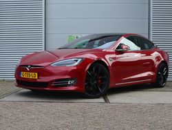 Rood Gebruikt 2019 Tesla Model S Performance Sedan | € 47.499 (Goede deal)