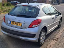 Grijs Gebruikt 2011 Peugeot 207 Access Hatchback | € 4.300 (Eerlijke prijs)