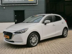 Wit Gebruikt 2022 Mazda 2 Signature Hatchback | € 15.950 (Eerlijke prijs)