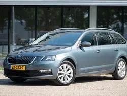 Grijs, metallic lak Gebruikt 2019 Skoda Octavia Business Line Stationwagen | € 14.900 (Iets duurder)