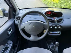Wit Gebruikt 2010 Renault Twingo Authentique Hatchback | € 2.250 (Eerlijke prijs)
