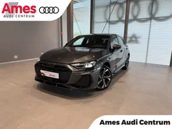 Grijs Nieuw 2025 Audi A3 Sportback e-tron Competition Sedan | € 52.995