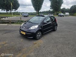 Zwart Gebruikt 2008 Peugeot 107 Hatchback | € 1.750 (Goede deal)
