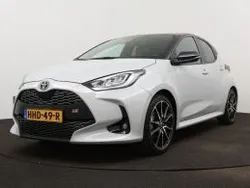 Grijs metallic Gebruikt 2022 Toyota Yaris Limited Hatchback | € 25.745 (Iets duurder)