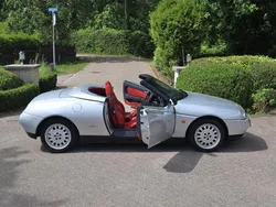Zilver, metallic lak Gebruikt 1997 Alfa Romeo Spider Cabriolet | € 5.900 (Super prijs)
