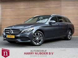 Grijs, metallic lak Gebruikt 2016 Mercedes C180 Prestige Stationwagen | € 17.900 (Goede deal)