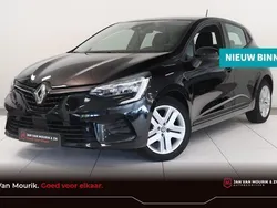 Zwart Gebruikt 2022 Renault Clio V Zen Hatchback | € 13.400 (Eerlijke prijs)