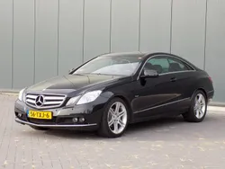 Zwart Gebruikt 2011 Mercedes E220 Elegance Coupé | € 9.900