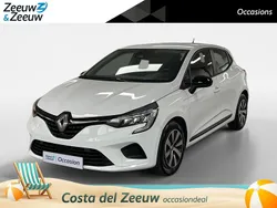 Ijswit 369 Gebruikt 2022 Renault Clio V Equilibre Hatchback | € 15.935 (Eerlijke prijs)