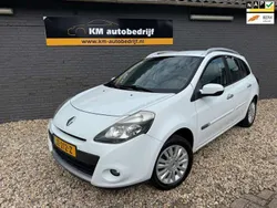 Wit, metallic lak Gebruikt 2010 Renault Clio GrandTour Collection Stationwagen | € 2.850 (Eerlijke prijs)