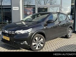 Zwart Gebruikt 2024 Dacia Sandero Expression Hatchback | € 17.900 (Eerlijke prijs)