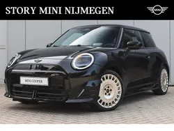 Zwart Nieuw 2024 Mini Cooper Hatchback | € 34.750 (Super prijs)