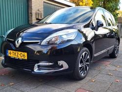 Zwart Gebruikt 2014 Renault Scénic III Bose Edition MPV | € 5.250 (Eerlijke prijs)