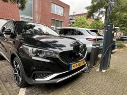 Zwart Gebruikt 2020 MG ZS Luxury Sedan | € 17.000