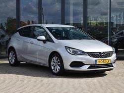 Grijs Gebruikt 2020 Opel Astra Edition Hatchback | € 13.945 (Eerlijke prijs)