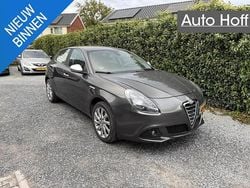 Grijs Gebruikt 2011 Alfa Romeo Giulietta Distinctive Hatchback | € 5.745 (Eerlijke prijs)