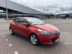 Rood Gebruikt 2013 Renault Clio IV Dynamique Hatchback | € 4.500 (Eerlijke prijs)